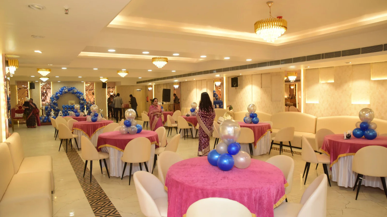 Book+Ring+Ceremony+Venues+in+Noida